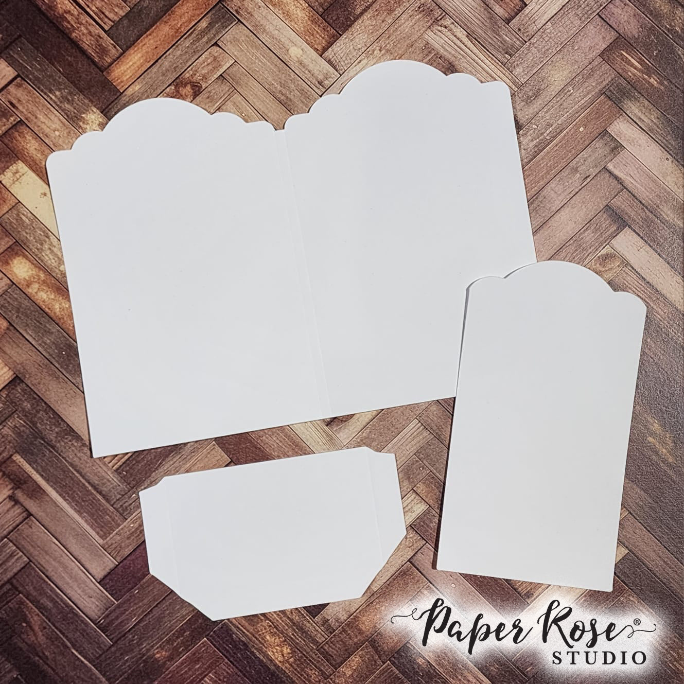 Card Folio #1 - 4x6" Scalloped Card Bases with Tags & Pockets - 6 pieces 34614