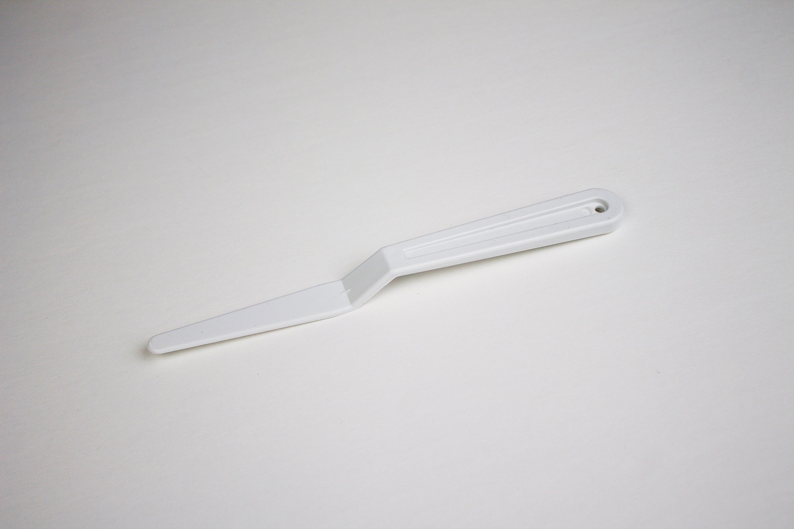 The Crafters Workshop (TCW) Plastic Palette Knife - Single