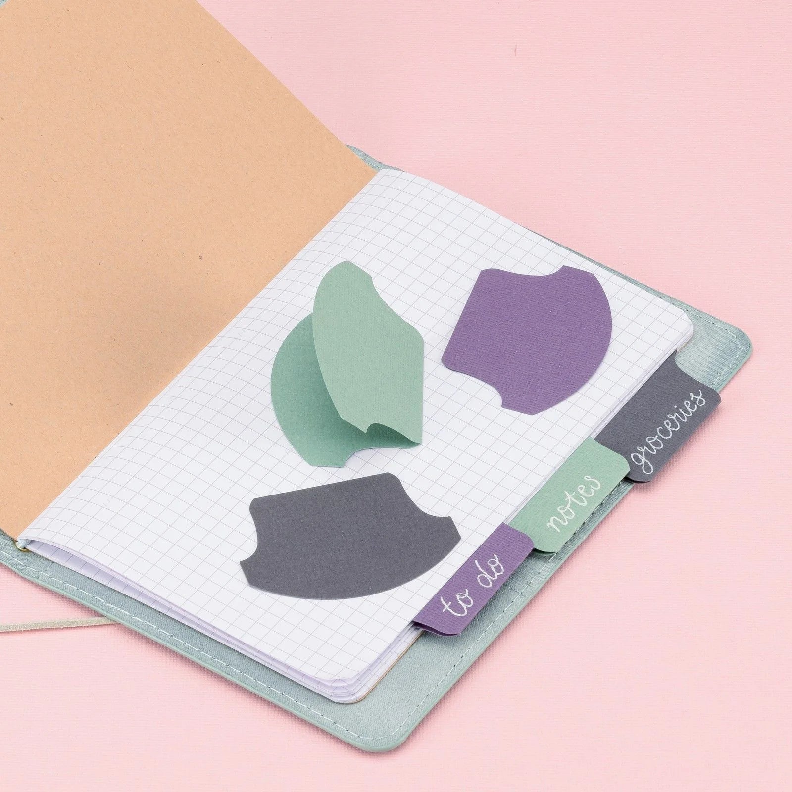 Vaessen Creative • Heavy-Duty Punch Whale-Tail Tab Large