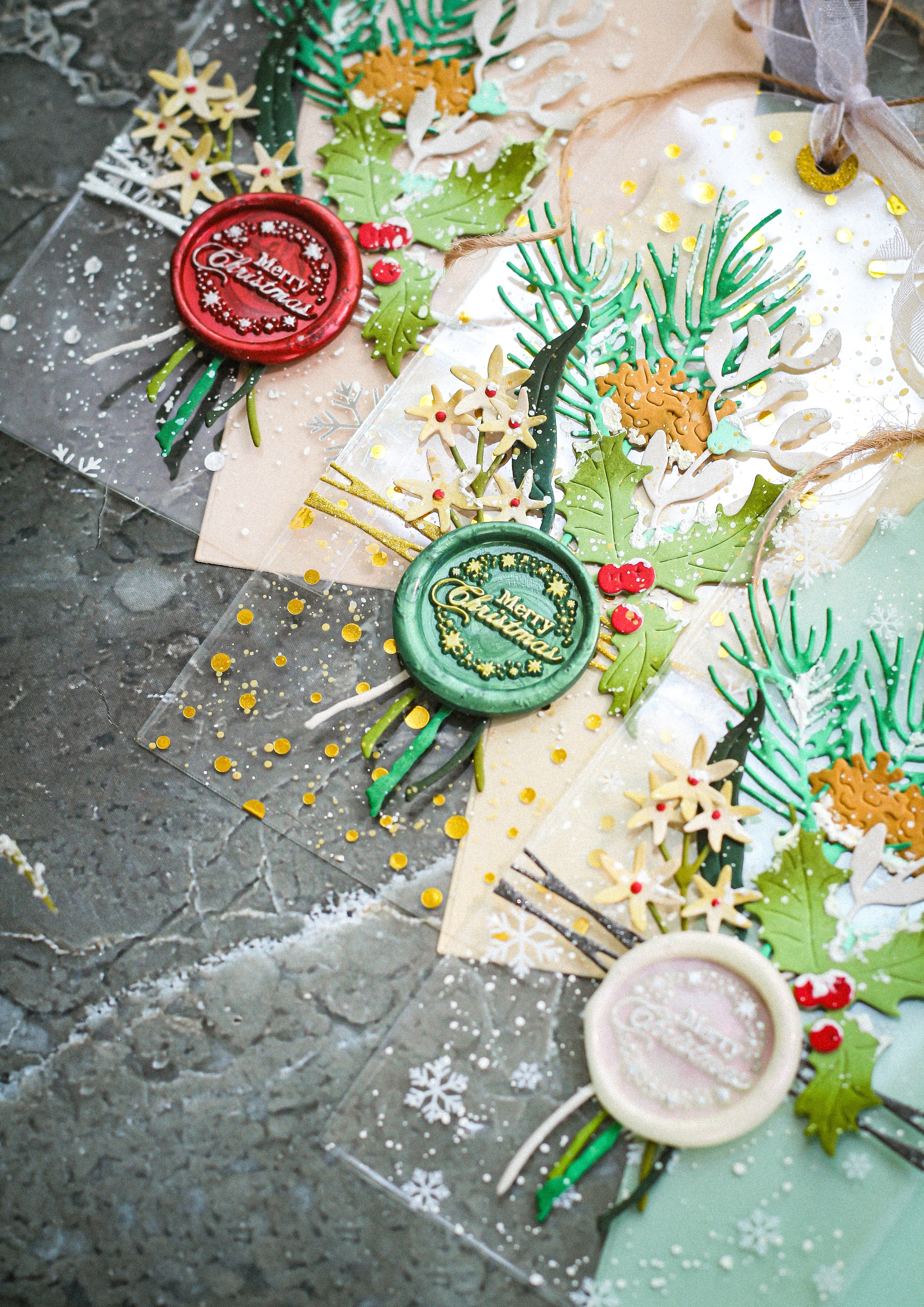 SL Acetate Sheet Snowflakes Gold Essentials 6 Sheets