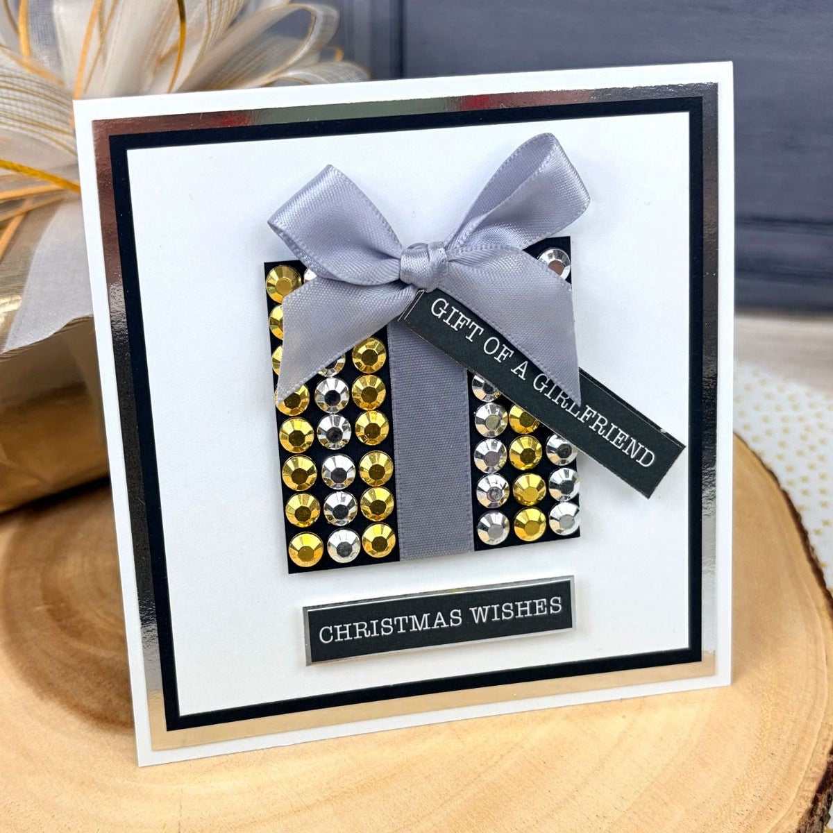 Diamond Sparkles Gemstones - Glistening Gold
