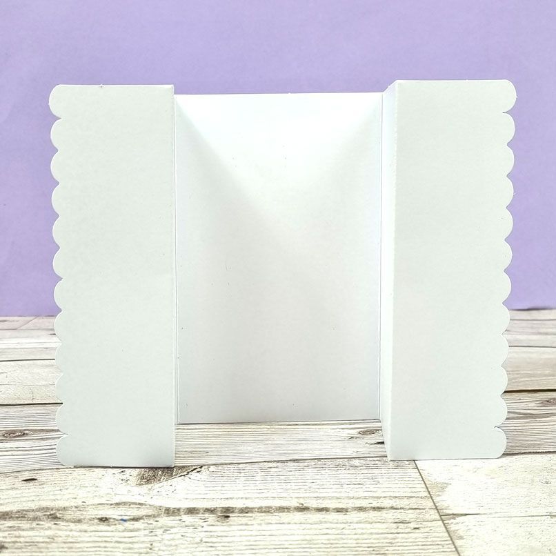 Luxury Shaped Card Blanks & Envelopes - Scalloped Gatefold Card