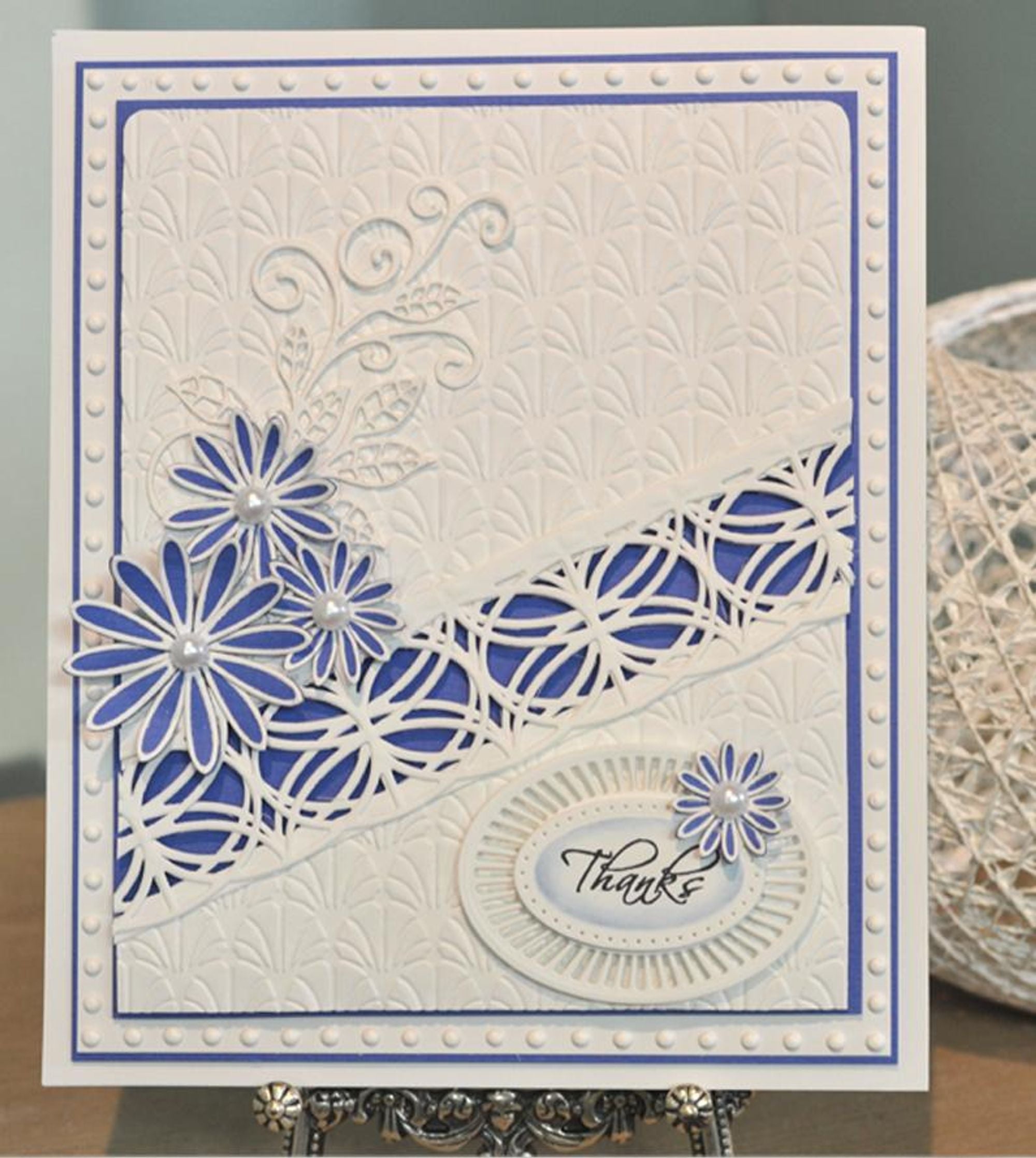 Finishing Touches Collection Delicate Daisies - Complete Petals Die