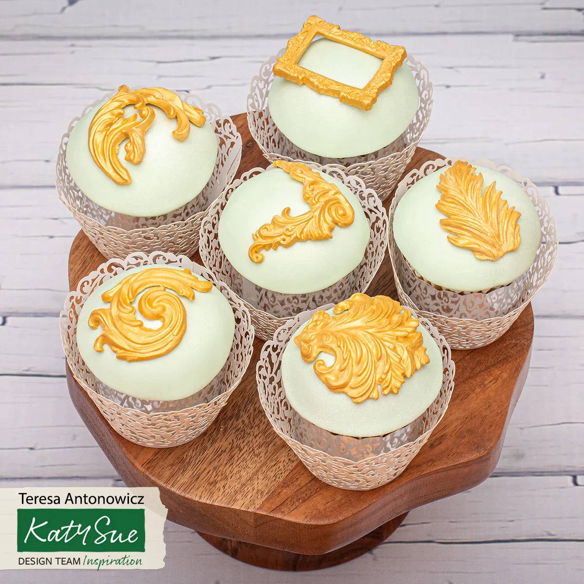 Rococo Corners & Crest Silicone Mould